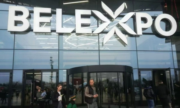 Porte tournante automatique sur mesure pour BelExpo