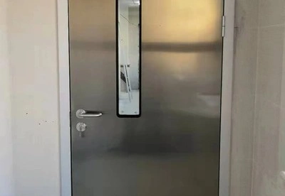 Porte en acier inoxydable pour environnement hospitalier